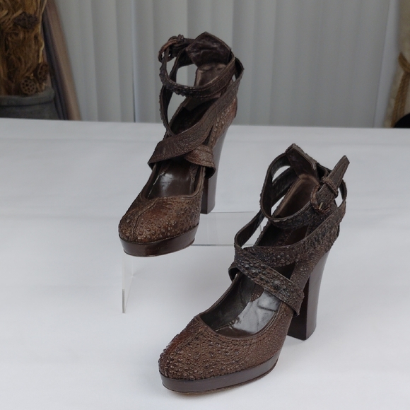 Donna Karan Collection Alligator Leather Women's Heels. - Picture 3 of 16